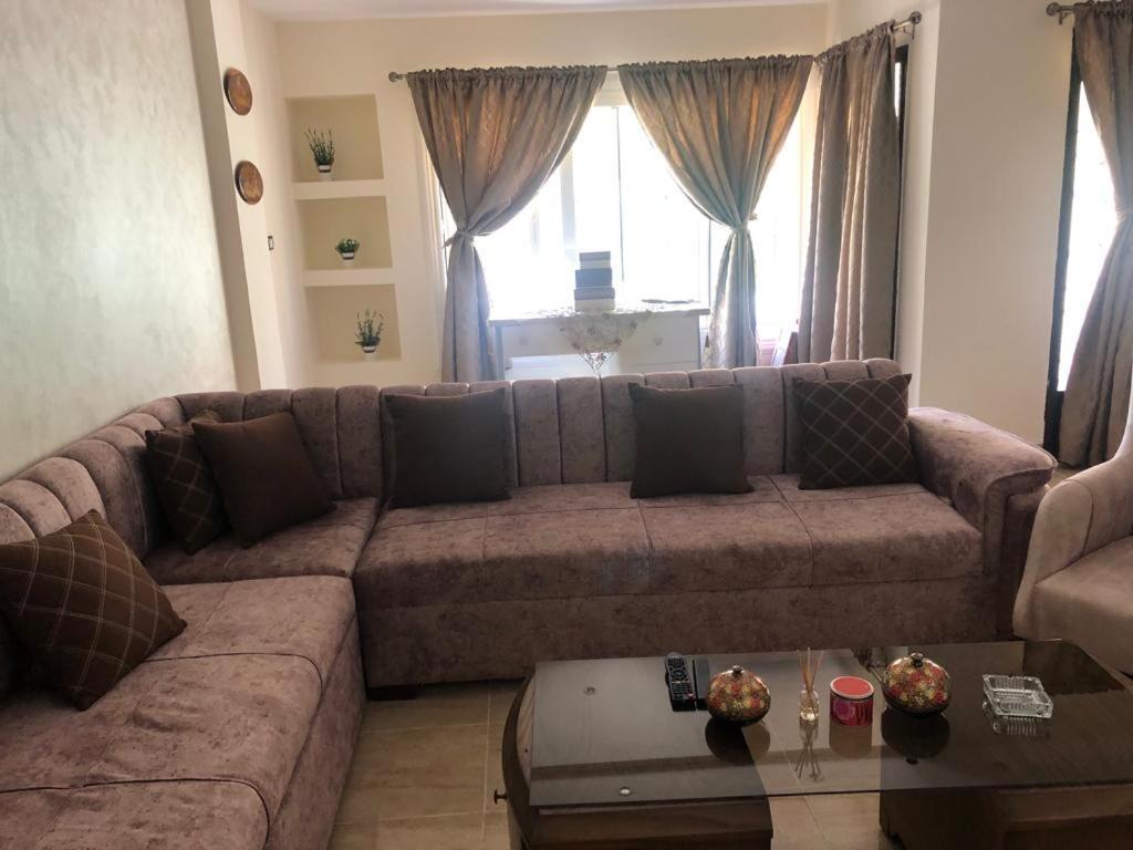 2 Bed Garden Flat - Alrehab , Cairo-200 Meters From Alrehab Mall 2 * Cairo