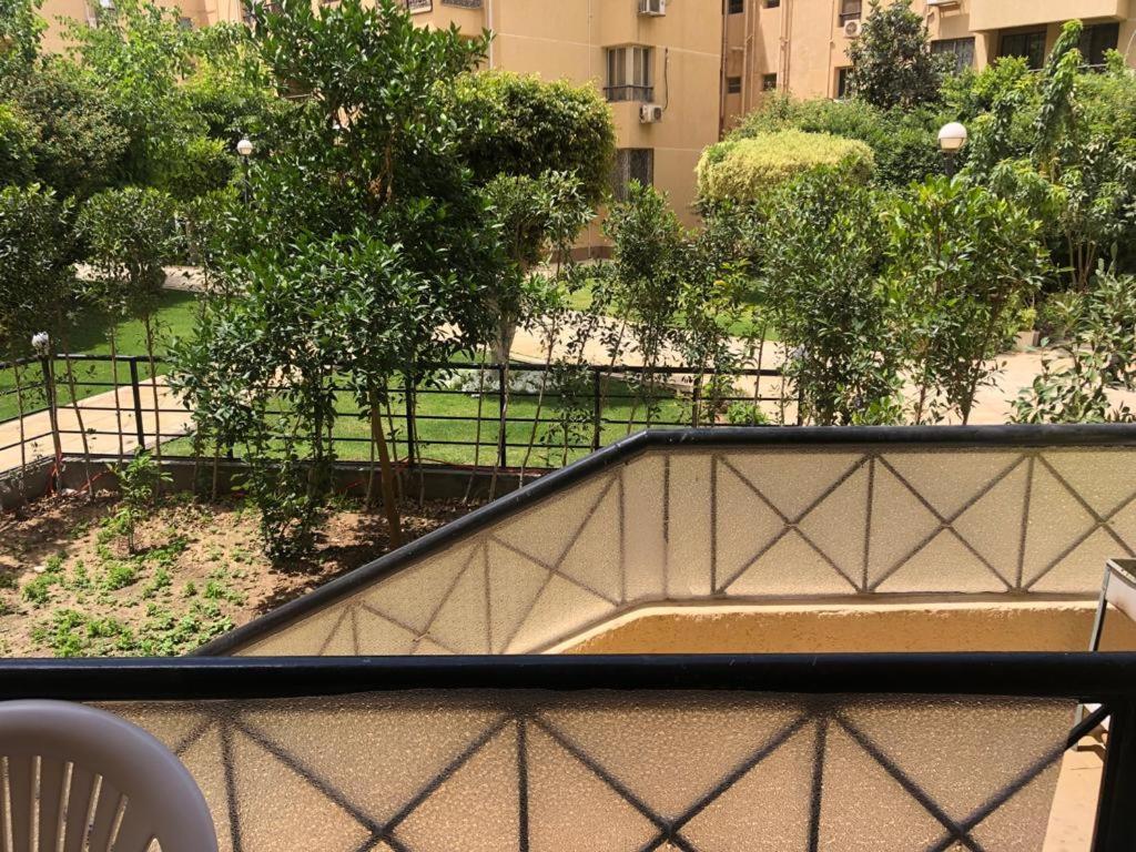 2 Bed Garden Flat - Alrehab , Cairo-200 Meters From Alrehab Mall 2 * Cairo